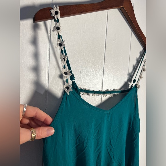 Vintage Daisy Romper - Picture 2 of 8